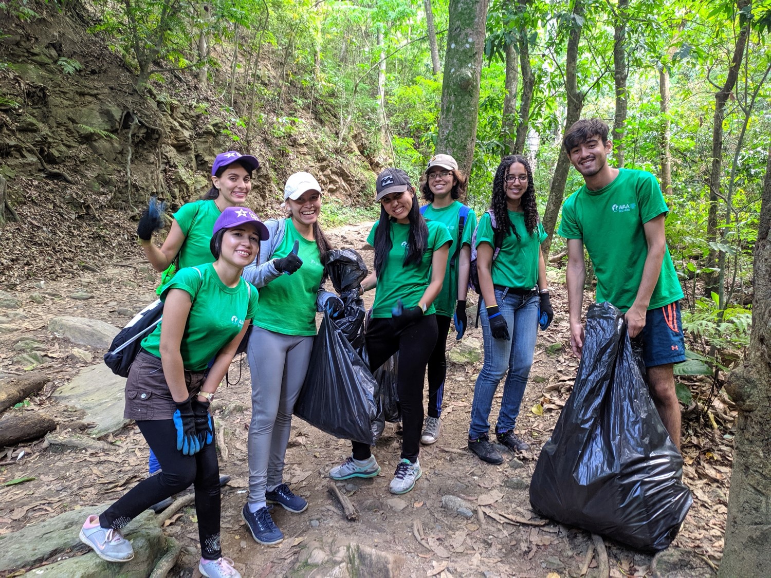 A Friendly Hand for the Avila carried out its first volunteering sessions